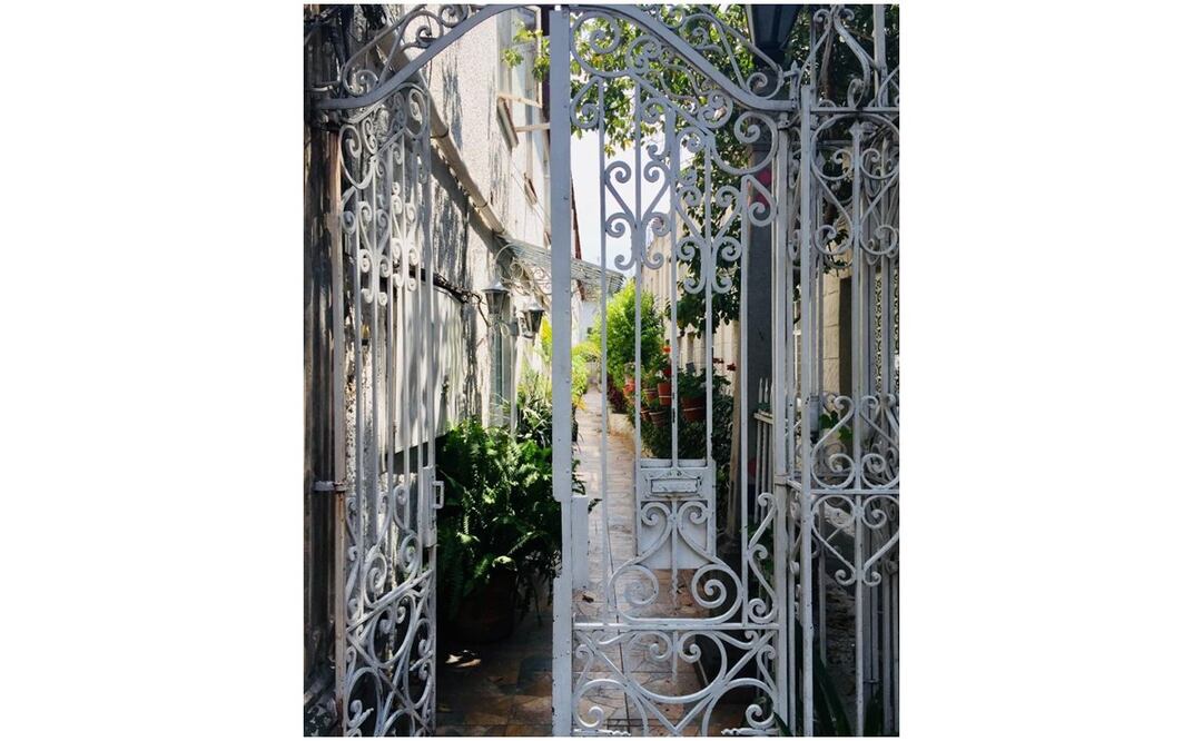 El espacio es un departamento en una privada en la colonia Roma Norte que el abuelo paterno de su hijo con su segunda esposa compró alrededor del año de 1992. Foto: Especial