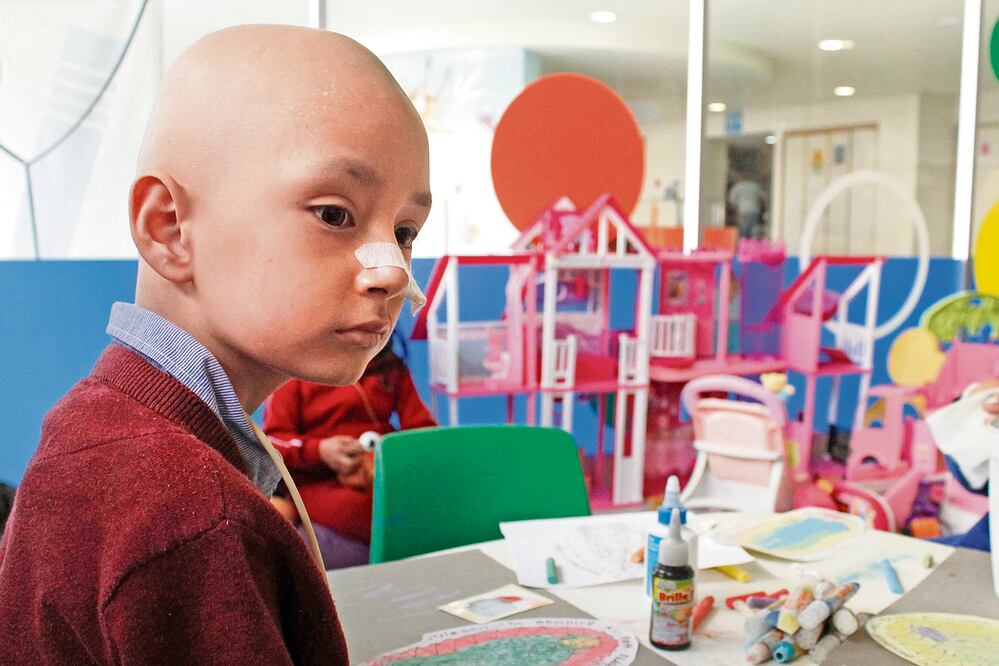 Lázaro, de nueve años y quien tiene diagnosticado 'Ataxia-telangiectasia', es uno de los niños que tendrá la oportunidad de estar cerca del Pontífice (JENIFER NAVA. EL UNIVERSAL)