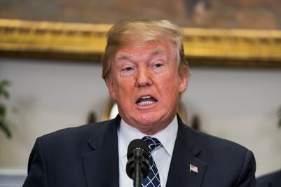 Trump amenaza con dejar pacto nuclear con Irán si Europa no ayuda