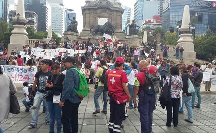 Padres de los 43 alistan marcha en el Ángel
