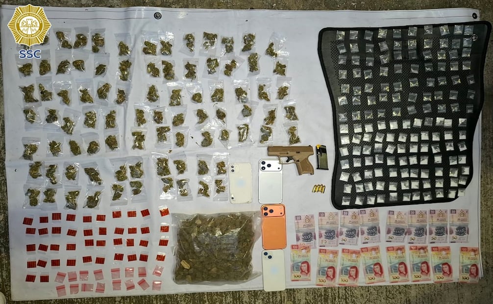 Caen presuntos integrantes de Los Tanzanios con droga y arma en Benito Juárez. Foto: Secretaría de Seguridad Ciudadana de la CDMX