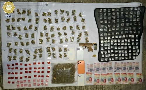 Caen presuntos integrantes de Los Tanzanios con droga y arma en Benito Juárez. Foto: Secretaría de Seguridad Ciudadana de la CDMX