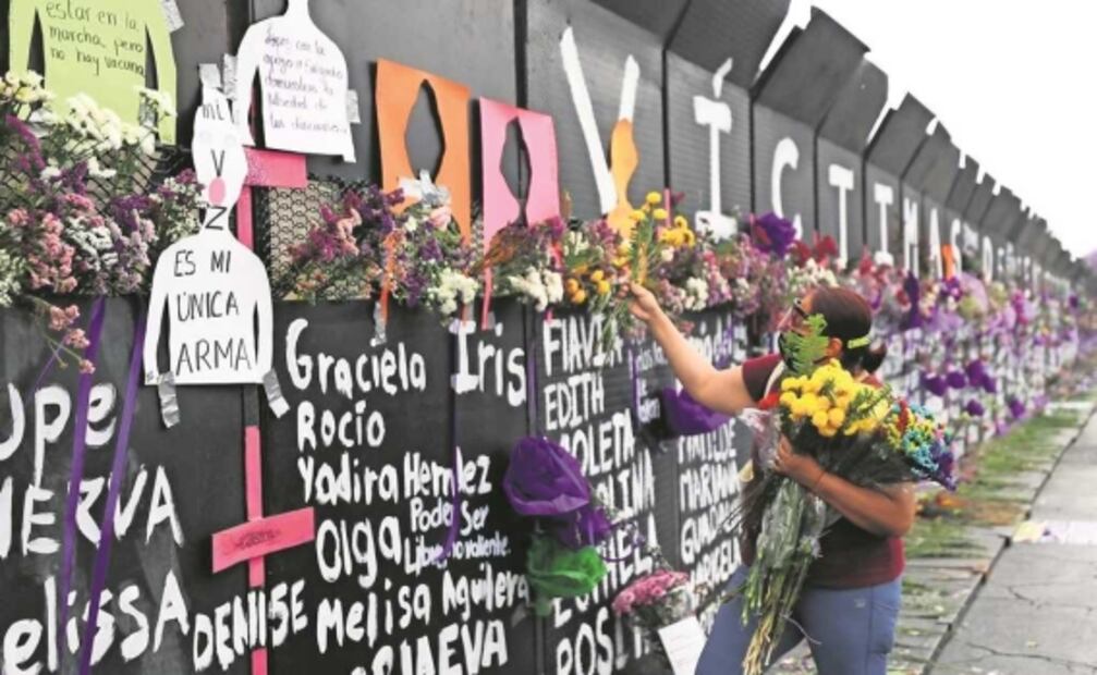 Aumentó 63 mil 650 pesos costo de vallas para blindar Palacio Nacional por marchas del 8M 