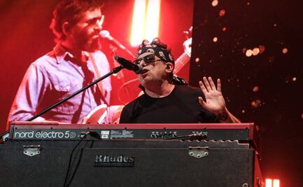 Andrés Calamaro convierte el Metropólitan en cancha de futbol llena de nostalgia