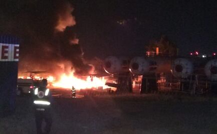 Se incendian autotanques de gas en Xalapa