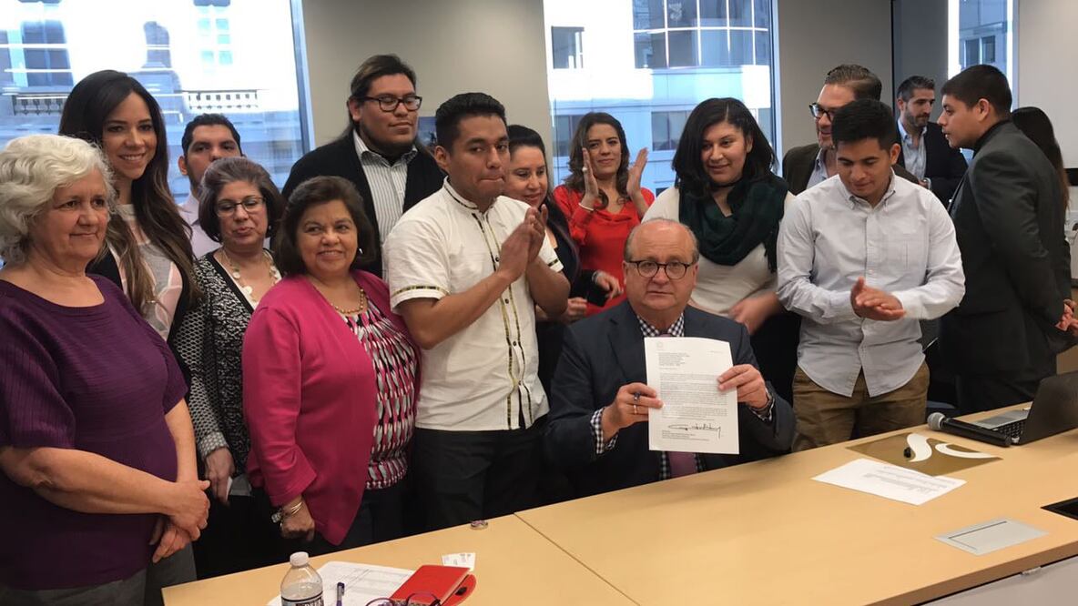 El gobernador de Morelos, Graco Ramírez, se reunió en Washington con migrantes “dreamers”, lideres de indocumentados de Virginia, Maryland y Baltimore (Foto: Estado de Morelos)