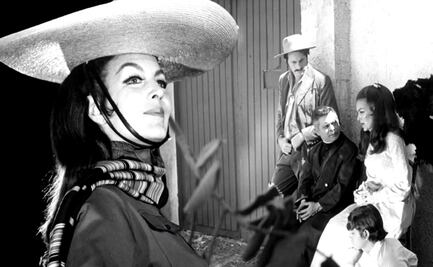 Los looks de María Félix, en exhibición