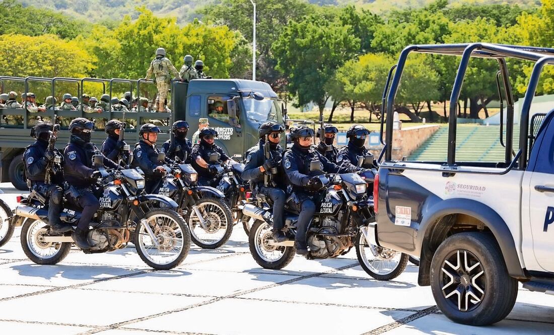 En Juchitán se activó un operativo masivo de seguridad como parte del reforzamiento de la Operación Sable, con más de 500 elementos de la Defensa Nacional, Guardia Nacional, Marina, Policía Estatal y la propia fiscalía. Foto Especial