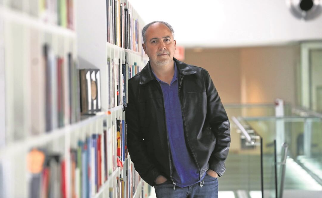 El escritor Mauricio Montiel fundó en 2018, junto con Héctor de Mauleón y Alejandro Borrego, la editorial Libros de Caronte, que en cinco años ha publicado cinco títulos. Foto: Archivo: EL UNIVERSAL