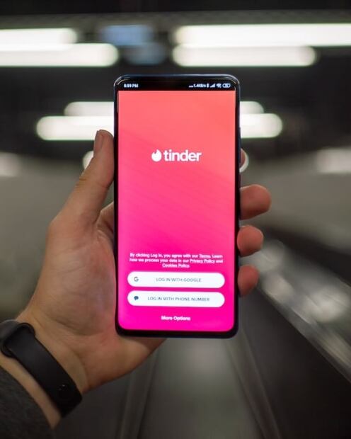 7 estafas en Tinder de las que debes cuidarte