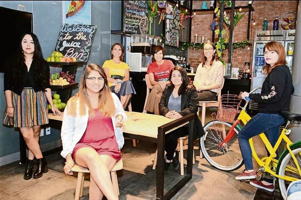 66% de las graduadas obtiene un empleo (ESPECIAL)