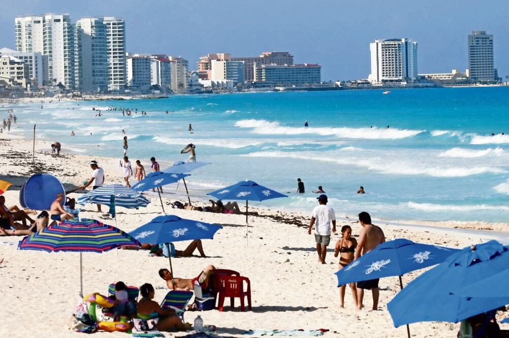 Con el proyecto se busca contribuir al desarrollo regional de la zona norte, mejorando la movilidad urbana y turística de Cancún a Playa del Carmen. Foto: ARCHIVO EL UNIVERSAL