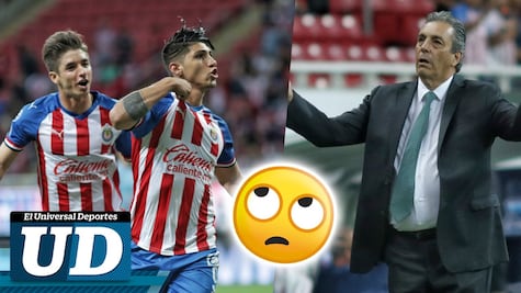 Alan Pulido ignora a Tomás Boy en la celebración de su gol