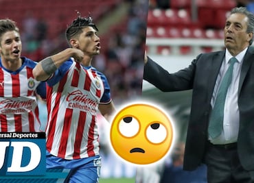 Alan Pulido ignora a Tomás Boy en la celebración de su gol