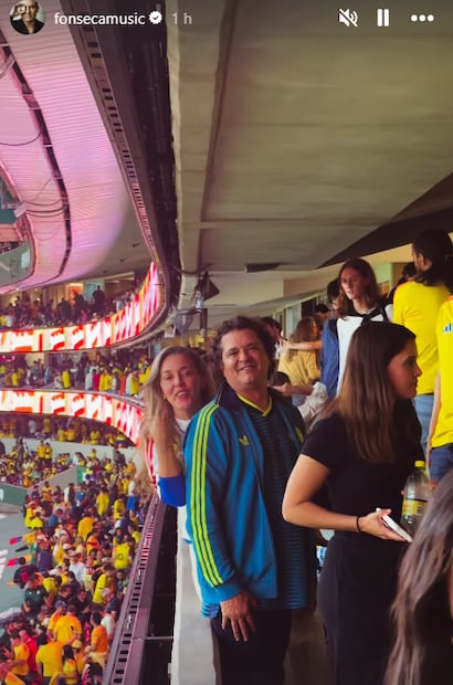 Fonseca y Carlos Vives celebraron el triunfo de Colombia en el estadio. Foto: Instagram.