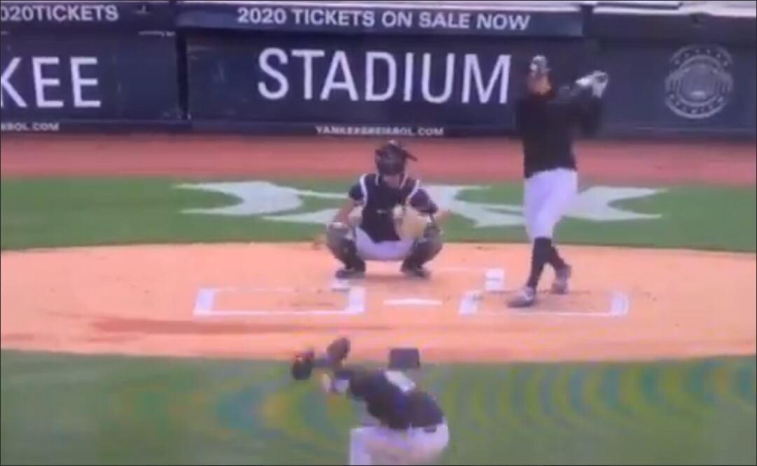 Masahiro Tanaka es atendido. Foto: Especial