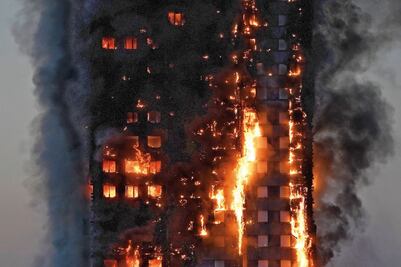 Consume fuego edificio