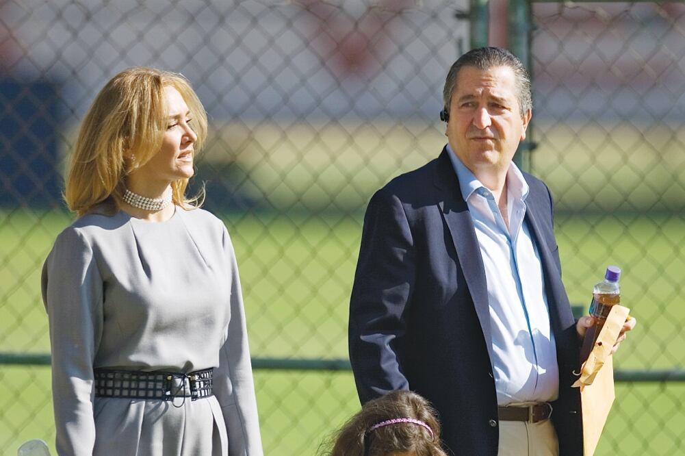 La asamblea de accionistas convocada por Vergara no puede desconocer la ratificación de Angélica Fuentes como titular del Grupo Chivas, resolvió el tribunal (MARIO CASTILLO. JAM MEDIA)