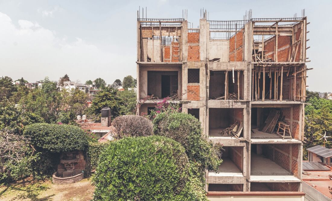 Habitantes de Tecamachalco exigieron a las autoridades frenar la construcción de edificios irregulares. Foto: de YARETZY M. OSNAYA. EL UNIVERSAL
