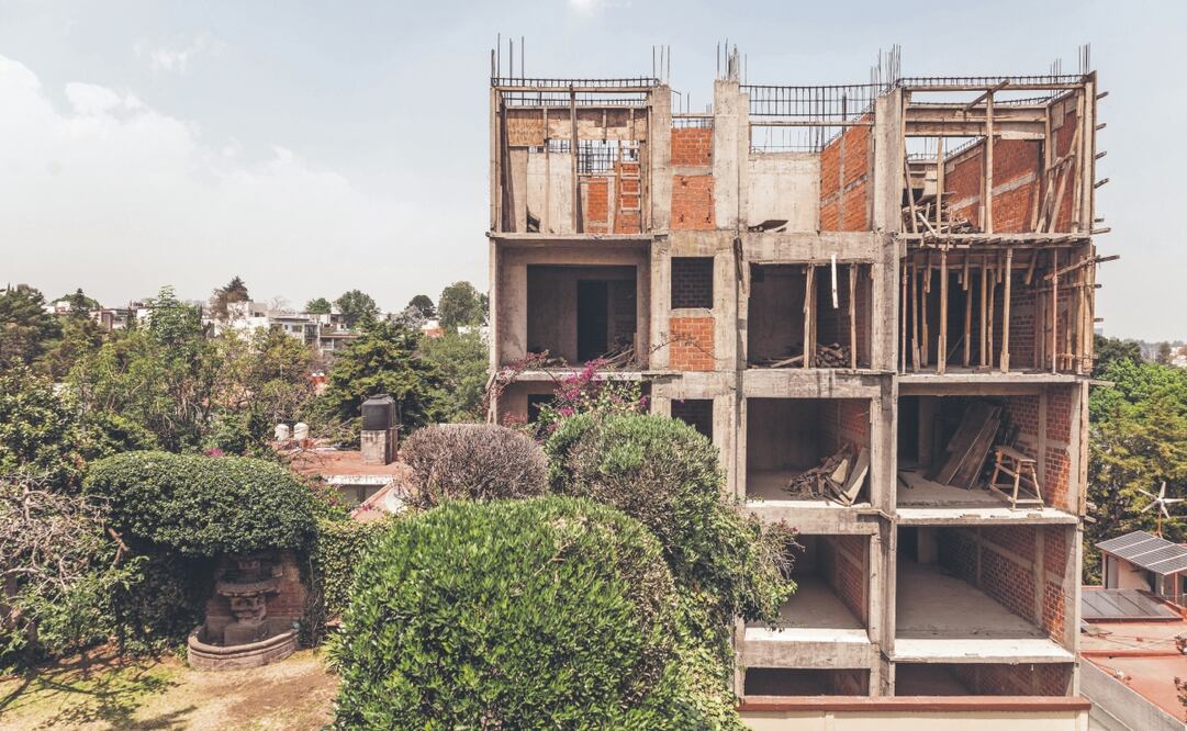Habitantes de Tecamachalco exigieron a las autoridades frenar la construcción de edificios irregulares. Foto: de YARETZY M. OSNAYA. EL UNIVERSAL