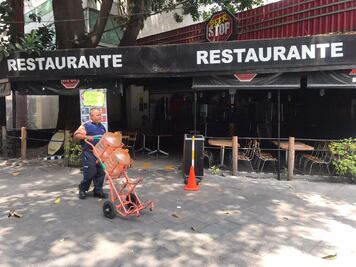 Agua contaminada genera pérdidas en locatarios de Benito Juárez