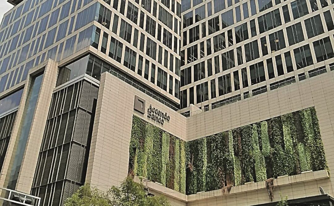 Oficinas de Accendo Banco; se le retiró licencia para operar. Foto: Archivo. El Universal