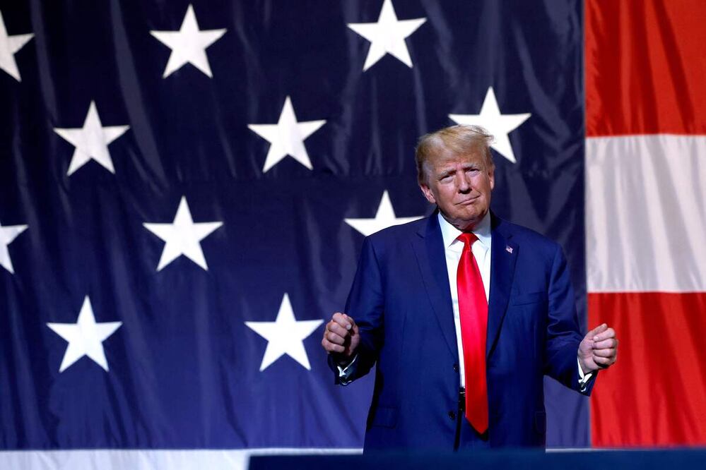 El propio Trump dijo la semana pasada en su red social, Truth Social, que el Departamento de Justicia le había enviado una carta para avisarle de que estaba siendo investigado por el asalto al Capitolio. Foto: AFP