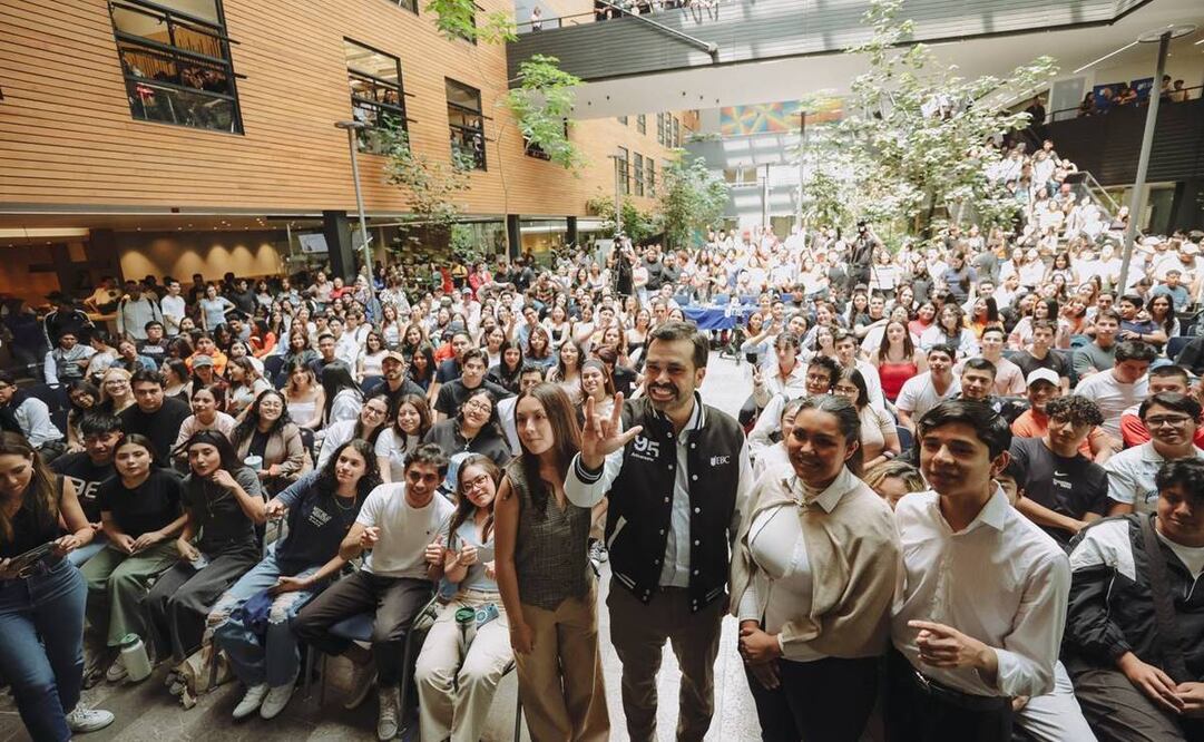 Jorge Álvarez Máynez en un encuentro con universitarios. Foto: Especial
