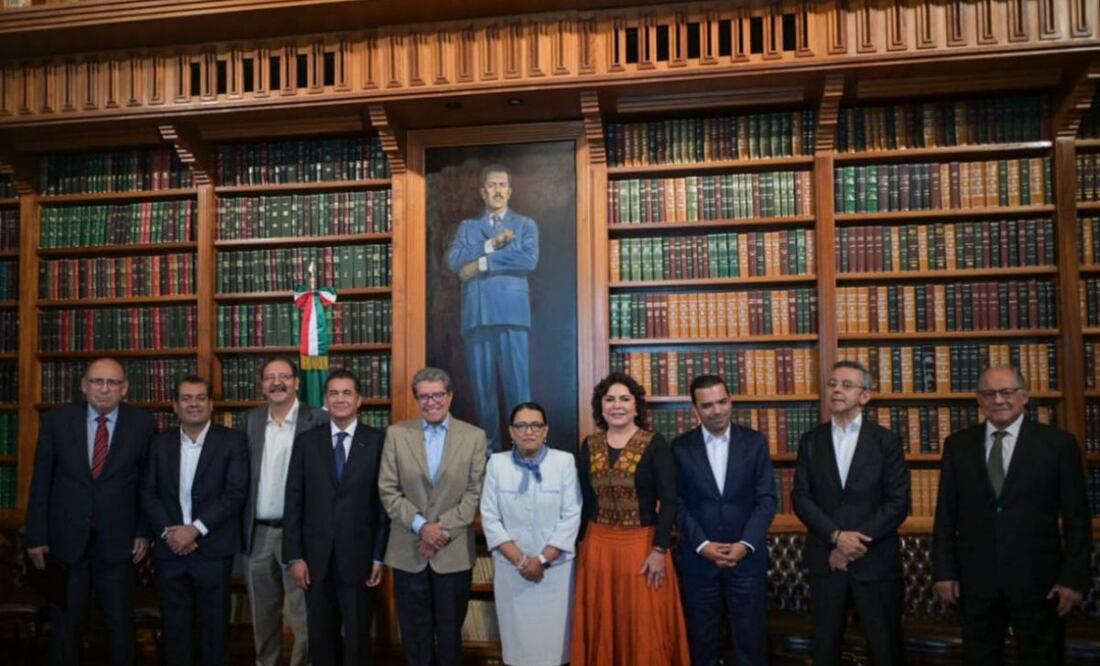 Se reúne Rosa Icela con los coordinadores de San Lázaro, Ricardo Monreal, Rubén Moreira, Elías Lixa, Ivonne Ortega, Carlos Puente y Reinaldo Sandoval. Foto: Especial