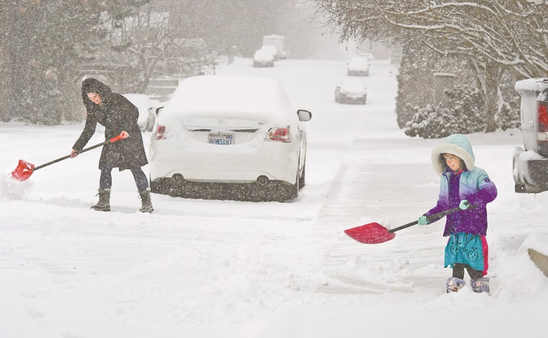La ola polar ha cubierto las calles y carreteras de ciudades como Washington. Foto: Dan Pelle. AP