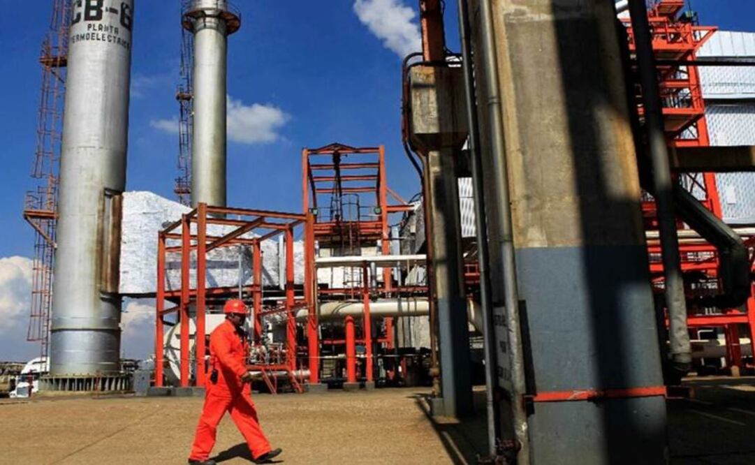 Reforma energética revertiría declive petrolero: Sener