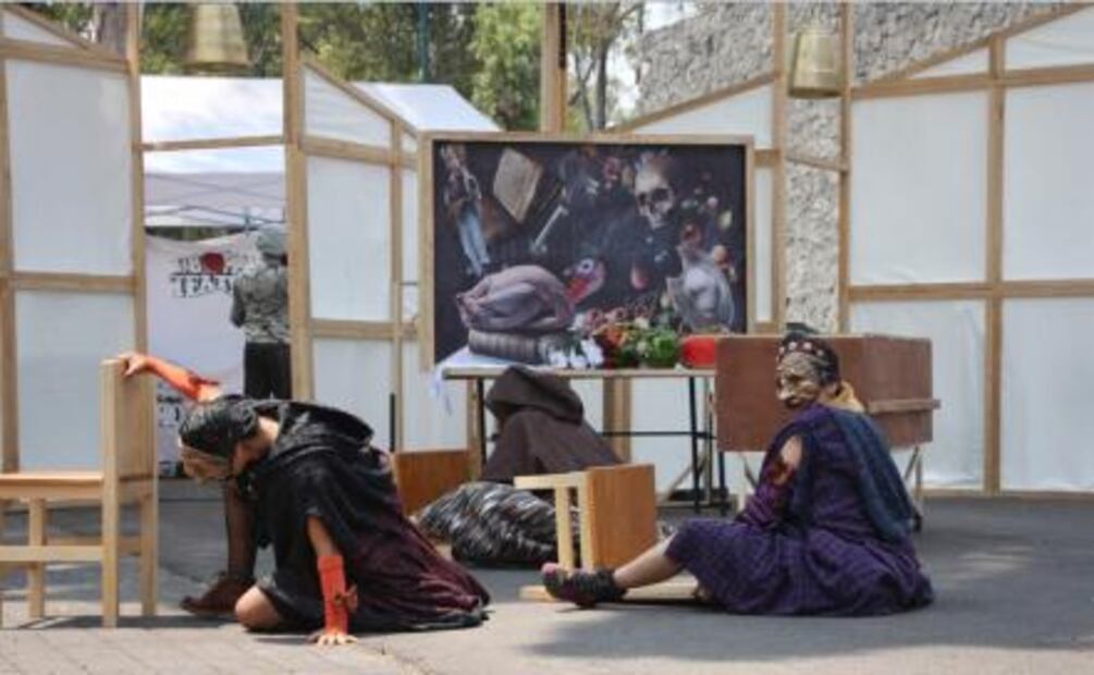 Llevan el teatro a la calle para reflexionar sobre la vida y la muerte