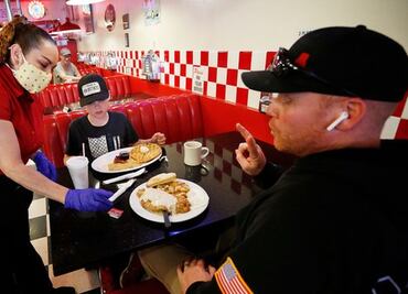 ¿Por qué muchos negocios en EU no encuentran empleados para cubrir sus vacantes?