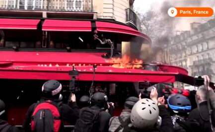 Nueva ola de protestas en Francia; manifestantes incendian restaurante favorito de Macron