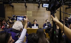 Dimite presidenta del museo de Louvre tras numerosas crisis; Macron acepta renuncia y la califica como "acto de responsabilidad"