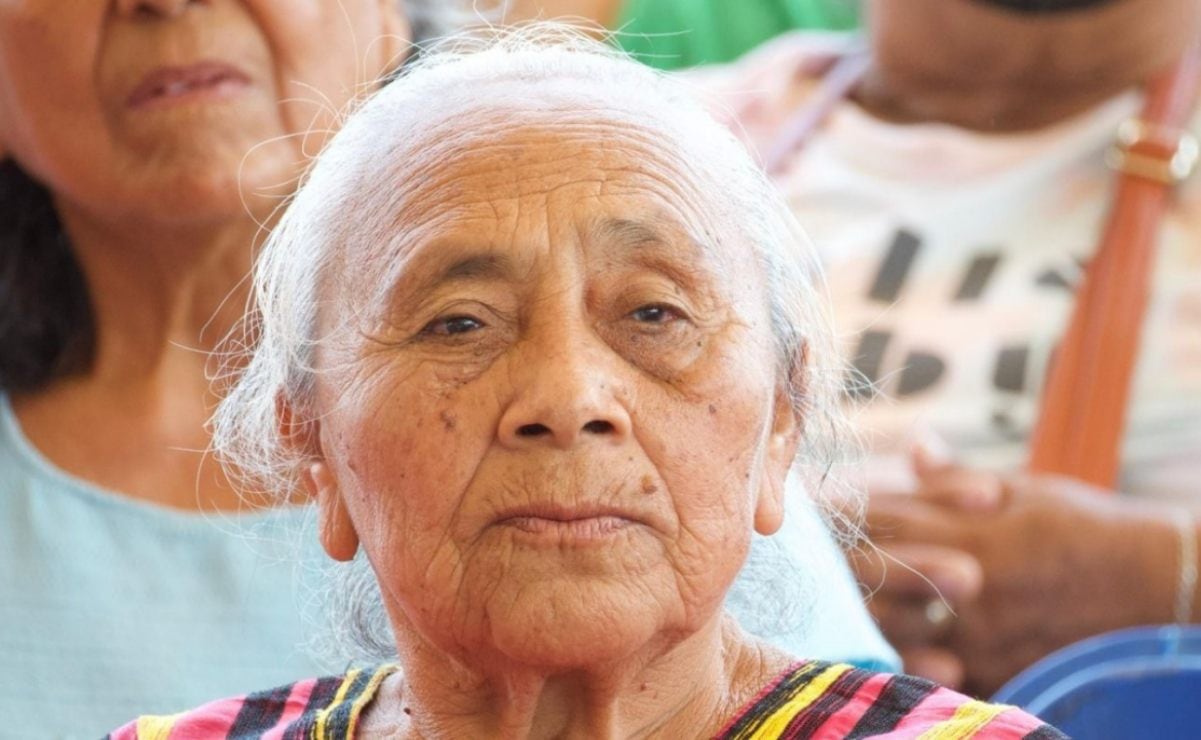 ¿Sabías que envejecer en México no cuesta lo mismo para todos?  

La economista Gabriela Luna Ruiz advierte que las desigualdades acumuladas dejan a las mujeres en un riesgo mucho mayor de pobreza en la vejez.