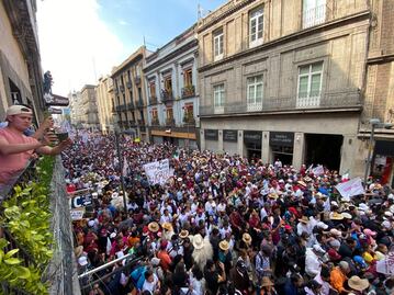 ¿Y la cifra de asistentes de la marcha de AMLO?
