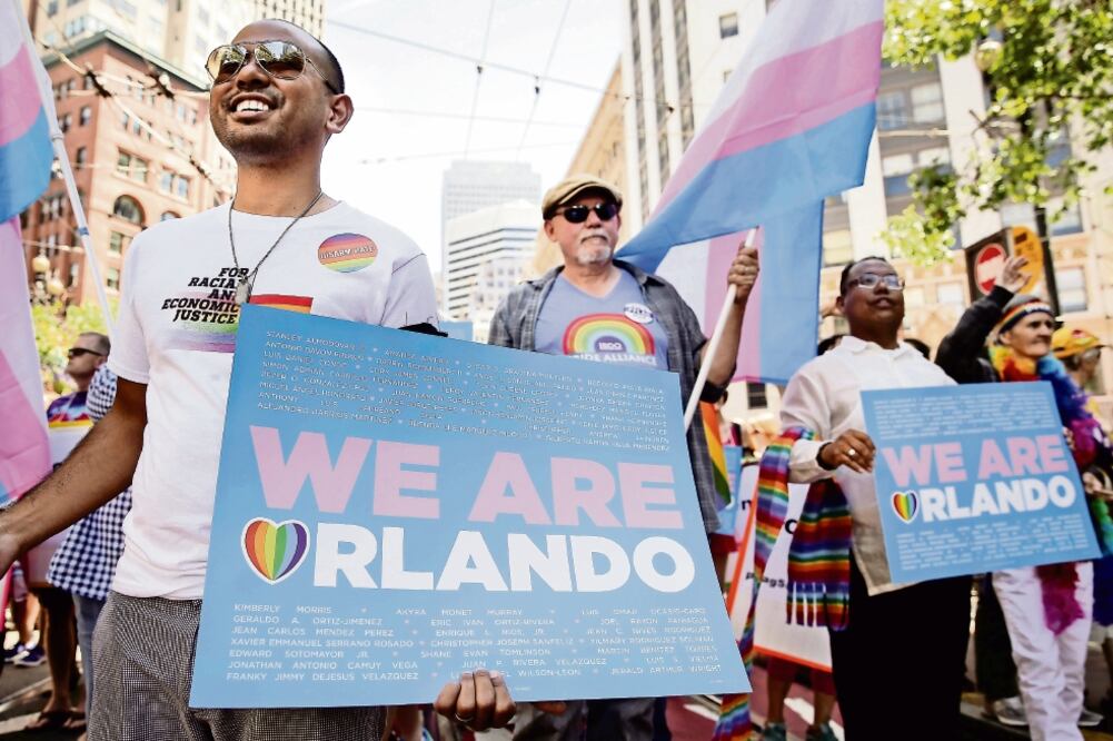 Manifestantes estadounidenses claman justicia por lo ocurrido el pasado 12 de junio en el bar gay Pulse (ELIJAH NOUVELAGE. REUTERS)