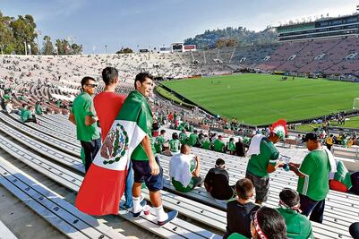 La Selección Nacional, abandonada, regresa a México con la misión de reconciliarse con su afición