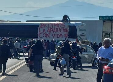 Desaparecen dos comuneros en Michoacán; bloquean carretera en exigencia de su búsqueda