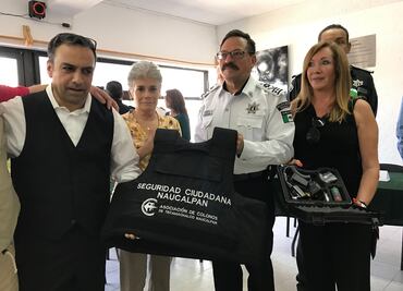 Equipan mismos vecinos a policías de Tecamachalco