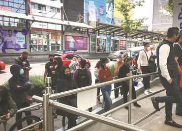 Optan por farmacias ante escasez de tests