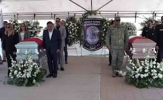 Despiden con homenaje a agentes de investigación en Chihuahua; reconocen trayectoria de Pedro Oseguera y Manuel Méndez