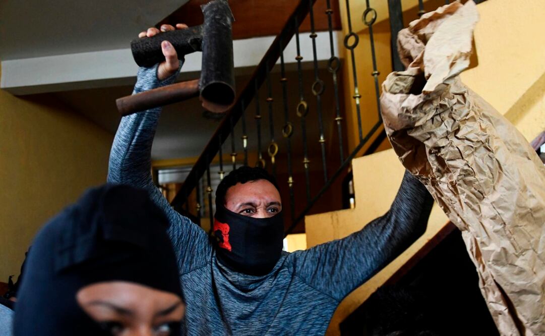 Paramilitares y simpatizantes del presidente de Nicaragua ingresaron a la Basílica de San Sebastián, en Diriamba, y agredieron a los obispos que estaban en el lugar (Foto: AFP)
