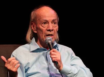 "El Loco" Valdés está hospitalizado por posible tumor