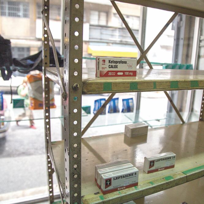 La mayoría de las farmacias venezolanas abren sus puertas, aunque no tengan nada que ofrecer al público. (FOTOS: CORTESÍA JONATHAN LANZA)