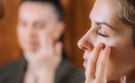 Puntos de presión para calmar la mente; ¿en qué consiste el EFT Tapping y por qué cada vez más personas lo practican?