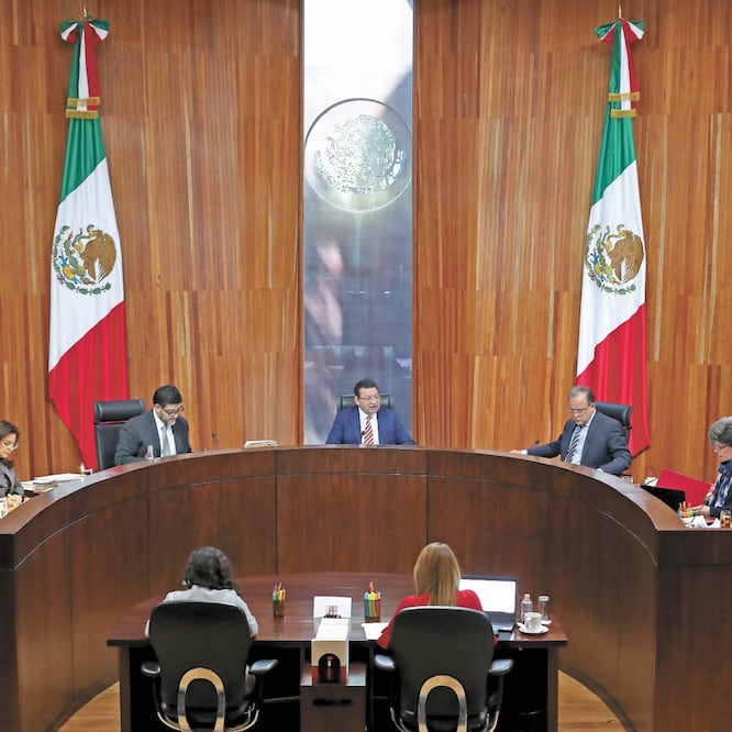 Magistrados de la Sala Superior del tribunal electoral dejaron a criterio de Morena el método de la elección, pero debe ser democrático. ARCHIVO EL UNIVERSAL