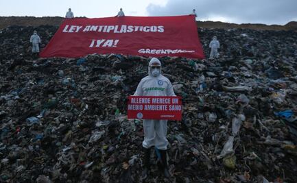 "¡Ley Antiplásticos YA!" Organizaciones protestan contra existencia de basureros desbordados y sin ningún tipo de regulación en México