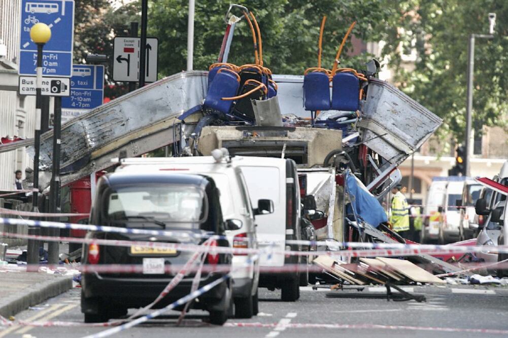 Restos del autobús destruido por los atentados de 2005 en Londres. AP. ARCHIVO